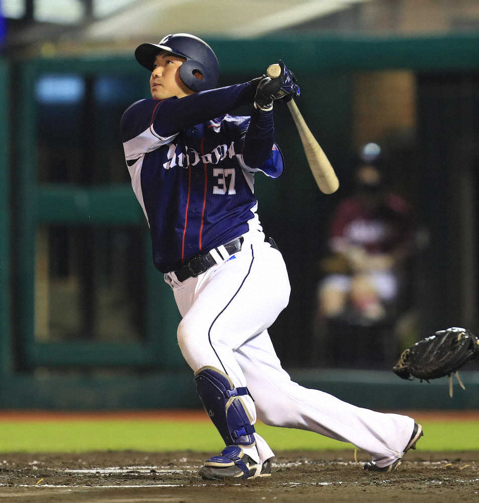 【画像・写真】西武ルーキー・柘植　3日がかりのびっくり2打席連続アーチは先制2ラン