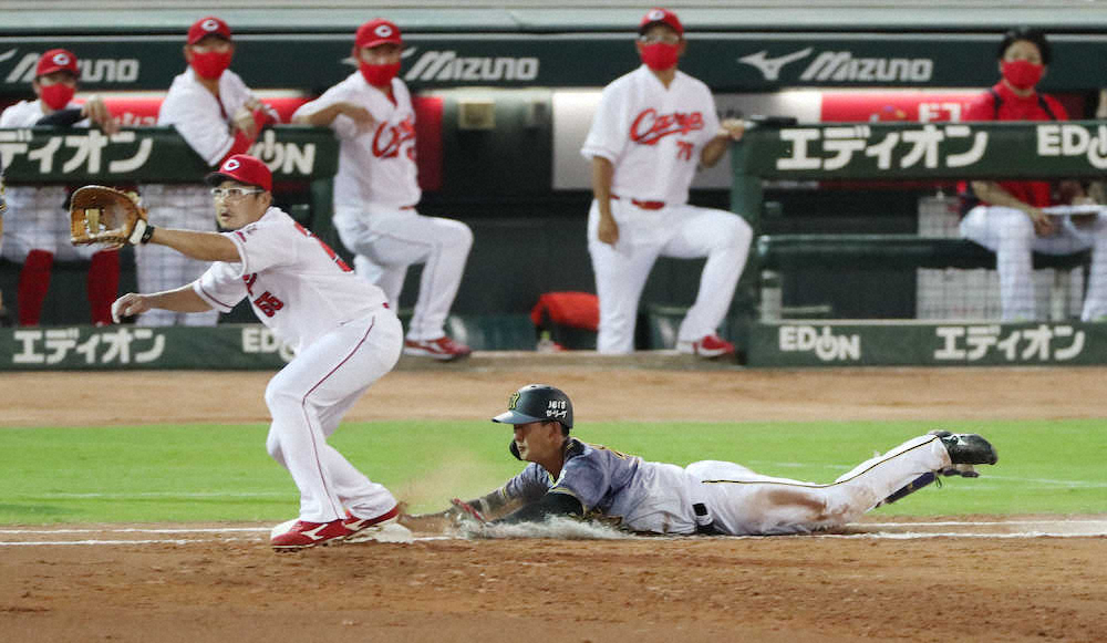 【画像・写真】阪神・小幡　高卒2年目野手22年ぶり初打点！絶妙スクイズ＆ヘッスラで内野安打2本　