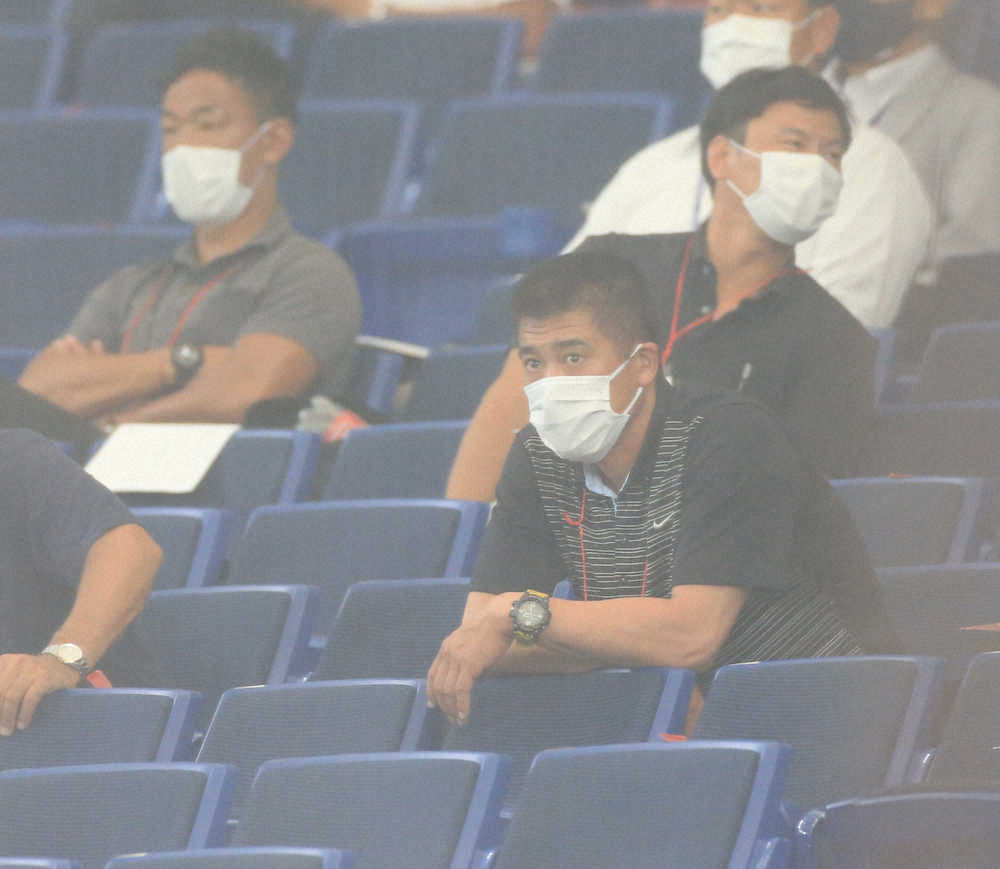 【画像・写真】高校生合同練習会　ソフトバンク・城島アドバイザーが視察