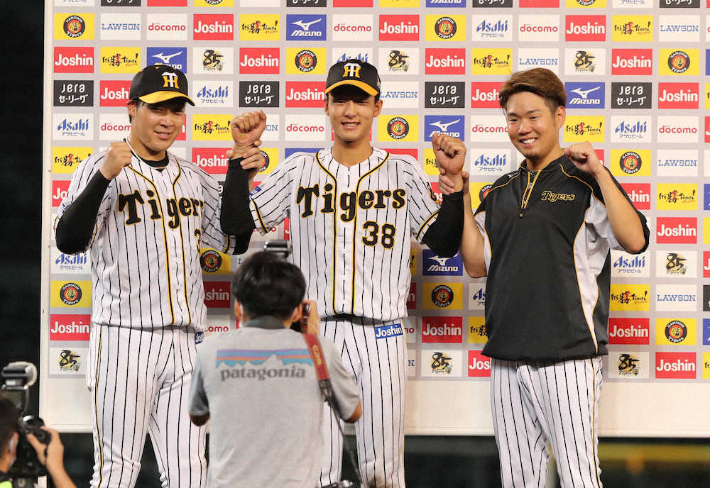 【画像・写真】阪神・小幡　かつての同志・戸郷から適時打　虎10代での巨人戦タイムリーは新庄以来29年ぶり