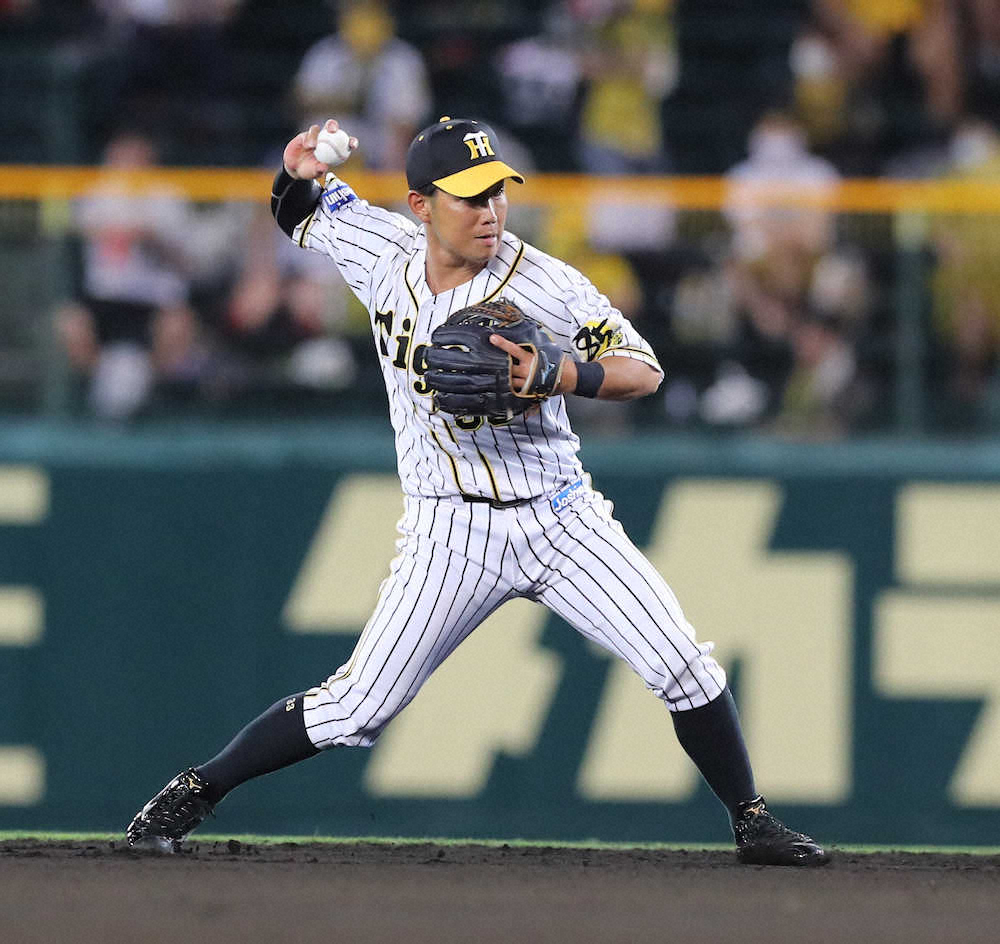 【画像・写真】阪神・糸原が復帰　44日ぶりに甲子園の二塁守備に就く