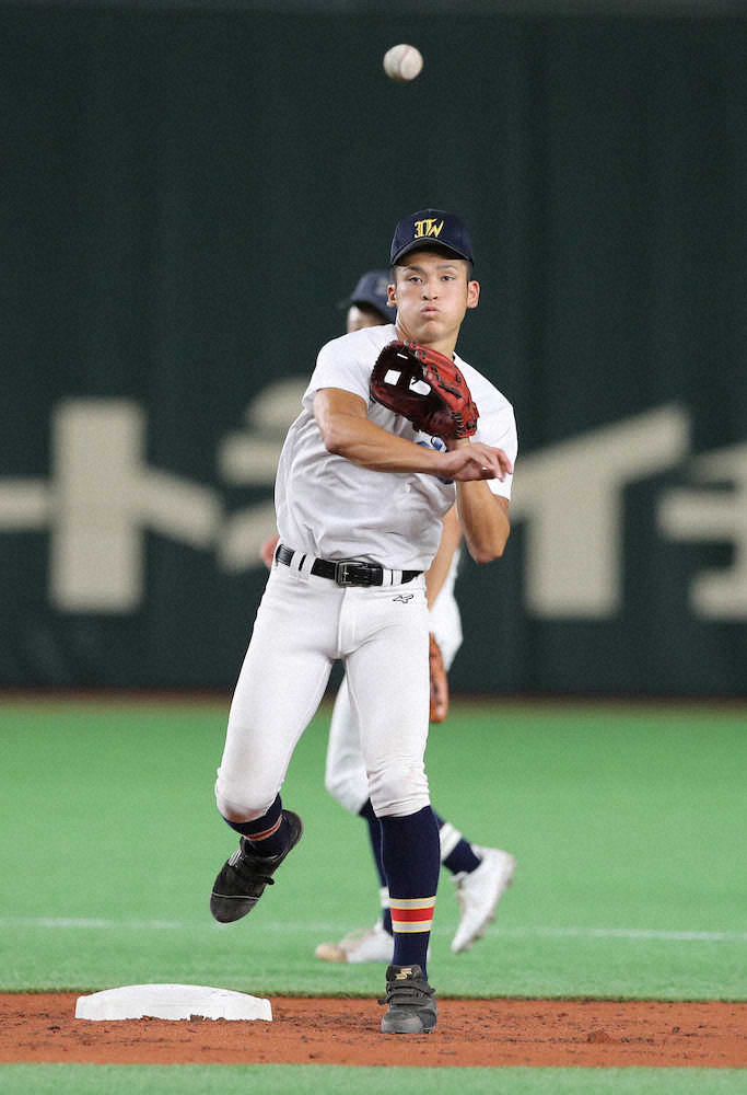 【画像・写真】＜プロ志望高校生合同練習会＞シートノックを受ける上田西・高寺望夢（撮影・吉田　剛）