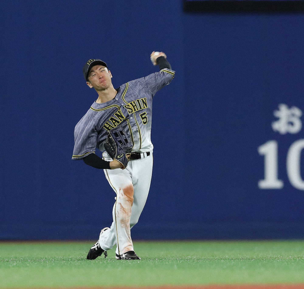 【画像・写真】阪神・近本　逆転阻止の好返球　前夜は「近本で負けた」の悪送球も汚名返上