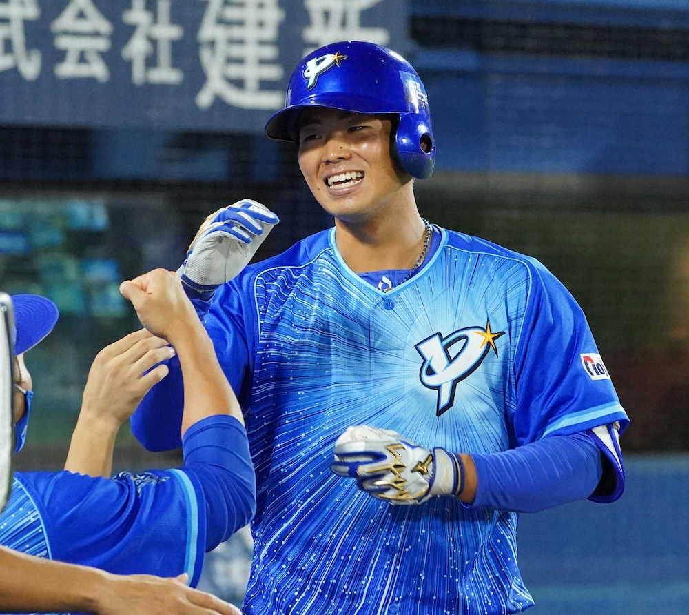 【画像・写真】DeNAドラフト6位・蝦名　プロ初安打が初本塁打「最高の結果になりうれしい」