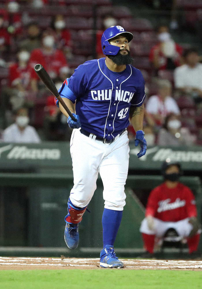 【画像・写真】中日　一発攻勢で反撃開始、号砲のアルモンテ「入ってくれて良かったよ」　広島に1点差詰め寄る