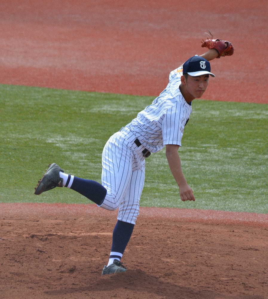 【画像・写真】東北の1年生右腕・小倉　公式戦初先発で5回8K　降板直後に担架かついで相手選手をレスキュー