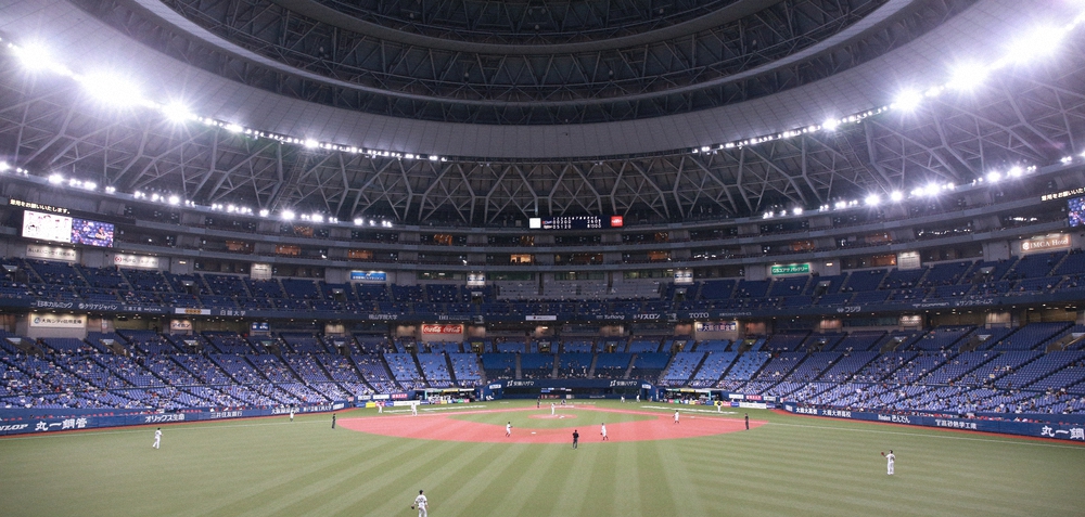 18日、上限5000人での最後の試合となった京セラドームのスタンド
