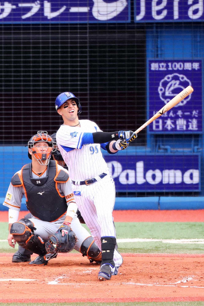 【画像・写真】DeNA・ソト　球団史上最速の通算100号、321試合で到達「いいスイングができた」