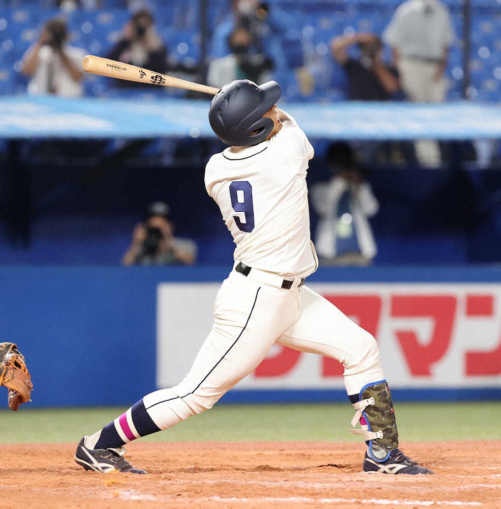 【画像・写真】国学院大、駒大に逆転で先勝　元気印の代打・山本ダンテが逆転打