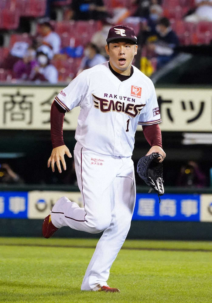 【画像・写真】＜楽・ロ＞初回、2死からロッテ・中村奨に二塁打を打たれるも安田を三振に取り吠える楽天・松井（撮影・長久保　豊）