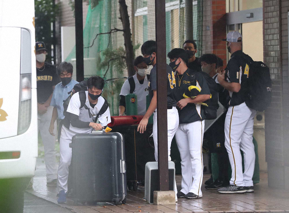 【画像・写真】コロナ集団感染の阪神　球団ルールに違反した会食が発覚　ヤクルト戦は19人入れ替えて決行も逆転負け