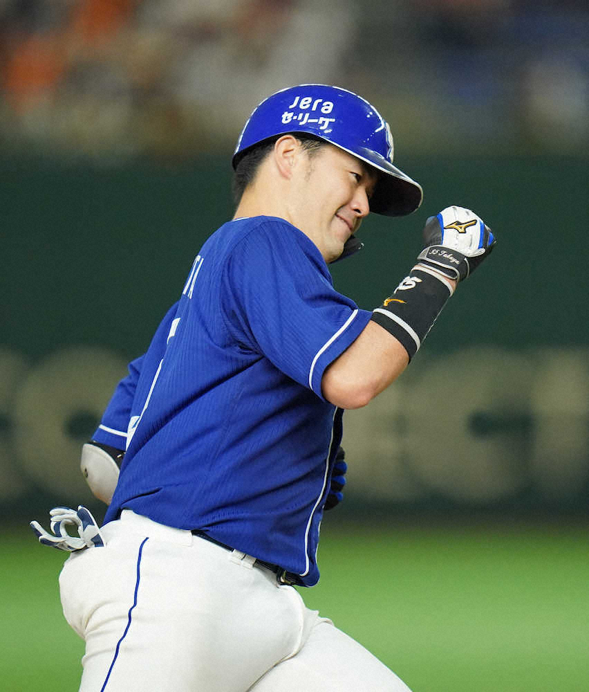 【画像・写真】中日・木下拓　プロ初の決勝弾、絆創膏の次は傘袋　ゴミ拾って幸運も拾った「神様ありがとう」