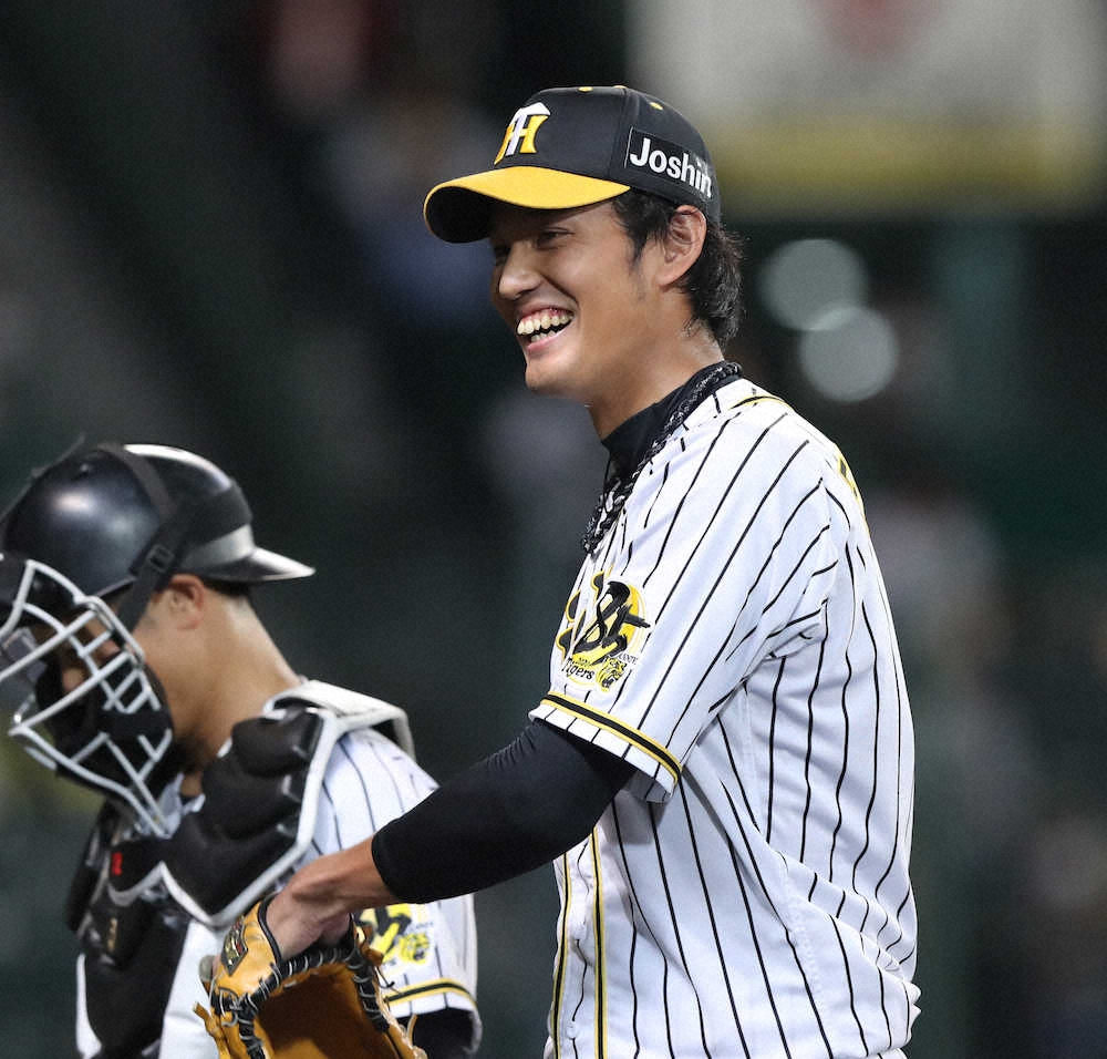 【画像・写真】阪神・藤浪　“死ぬほど緊張して”プロ初ホールド　最後は笑顔で降板「人の勝ちがかかった場面」
