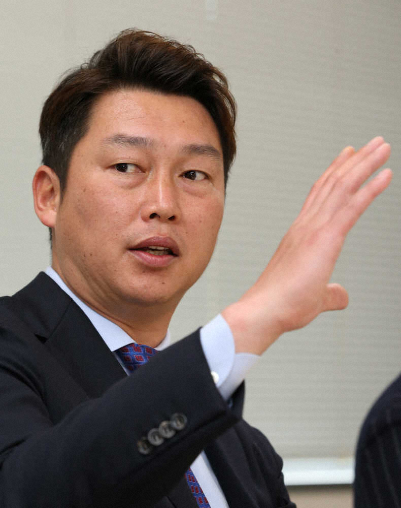【画像・写真】新井貴浩氏　阪神の未来感じた9回の大山、高山、近本の攻撃　チームの軸になって若虎が続け!