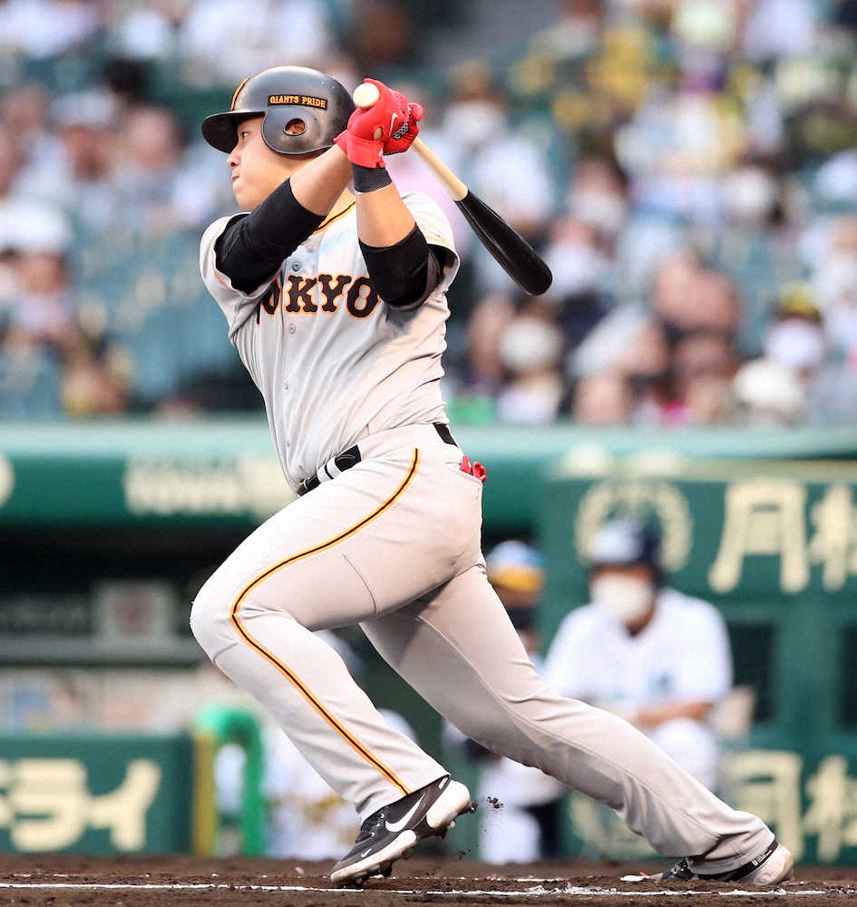 【画像・写真】巨人・岡本2安打　前日に左手死球も攻守に奮闘！