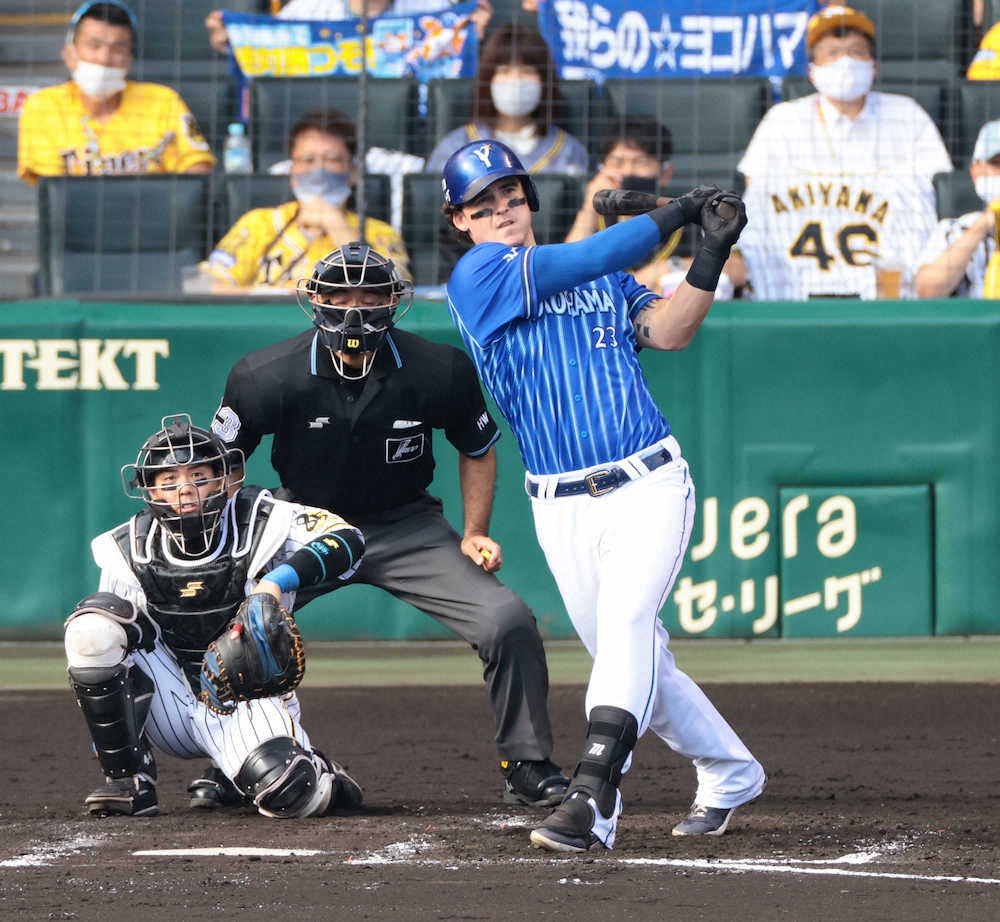 【画像・写真】DeNA・オースティン　8戦8発！拙守をバットでお返し「強い気持ちで打席に臨んだ」