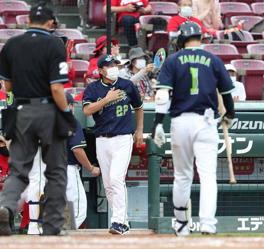 【画像・写真】ヤクルト・小川の突然の乱調に　高津監督「本人に確認する」