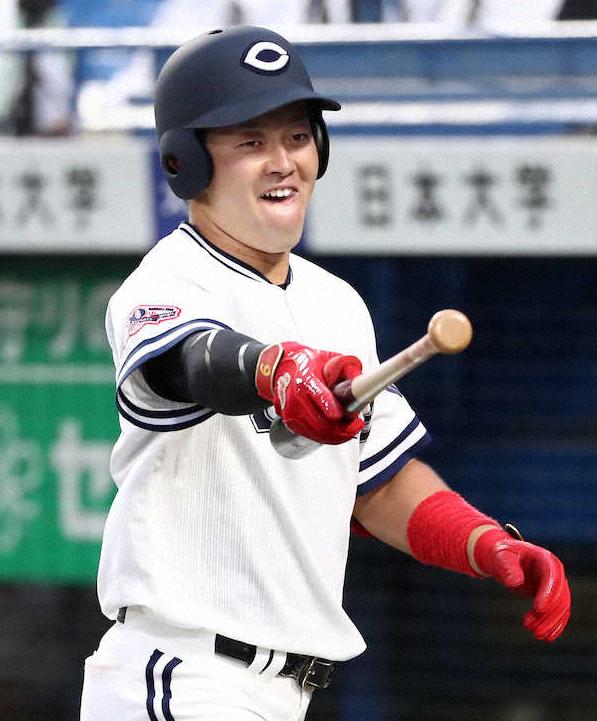 【画像・写真】ドラ1候補の中大・牧が適時打に盗塁、ドラフト前最後の公式戦に4球団スカウト