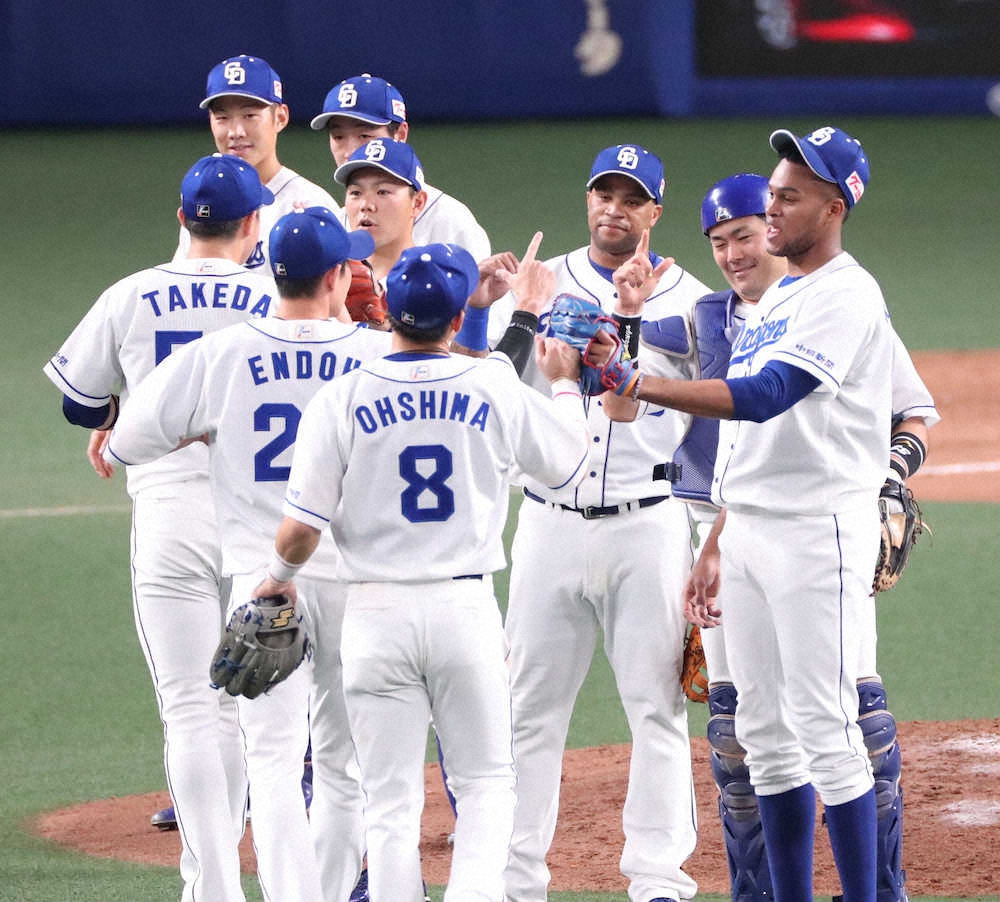 【画像・写真】“虎えたぞ”中日　3連勝で113日ぶり貯金生活　2位・阪神と0・5差接近