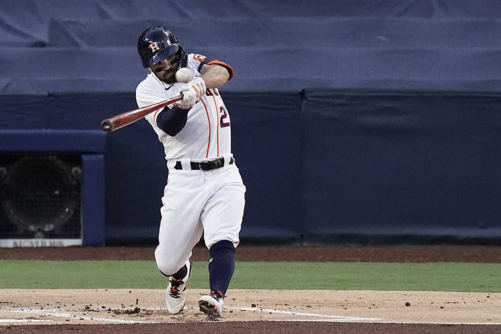 【画像・写真】アストロズ・アルテューベ　汚名返上の先制弾＆適時打！2日連続の痛恨失策の“借り”返した