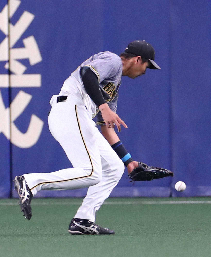 【画像・写真】阪神・井上　やってしまったプロ初失策　ミスミス先制許す