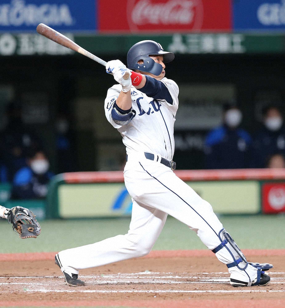 【画像・写真】西武・栗山が逆転の2点二塁打「後ろに繋ぐんだという気持ちで打てた」