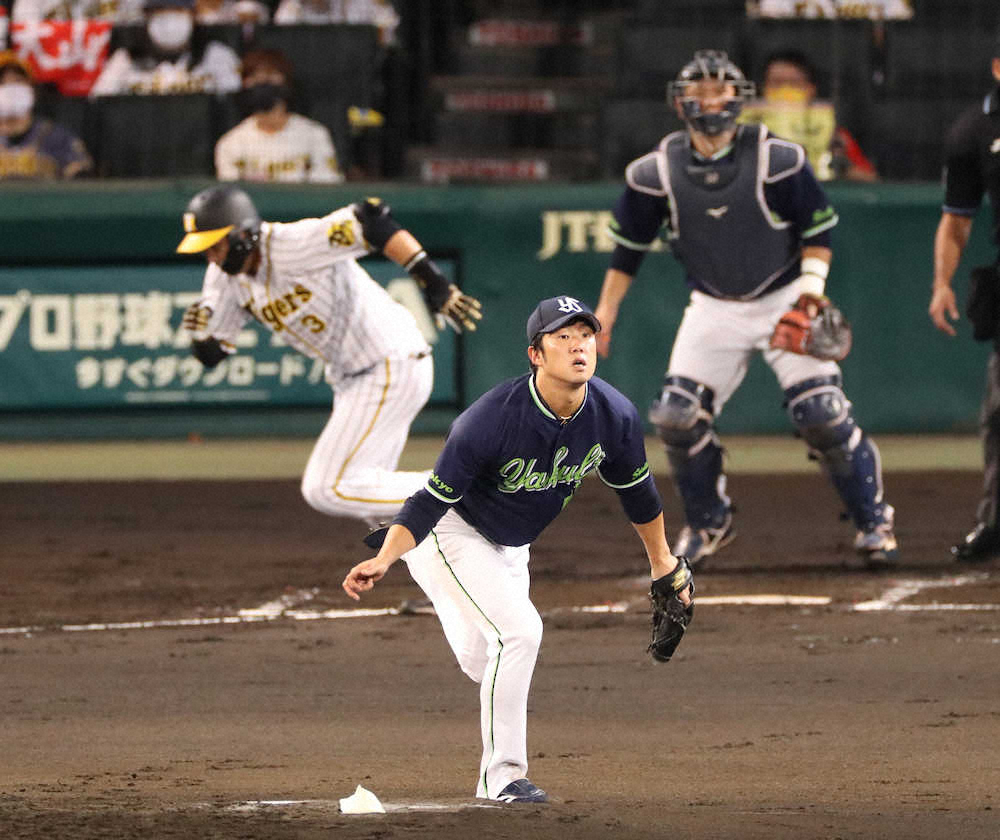 【画像・写真】ヤクルト・歳内　1633日ぶり甲子園で感謝の90球　5回途中降板もスタンドから大きな拍手