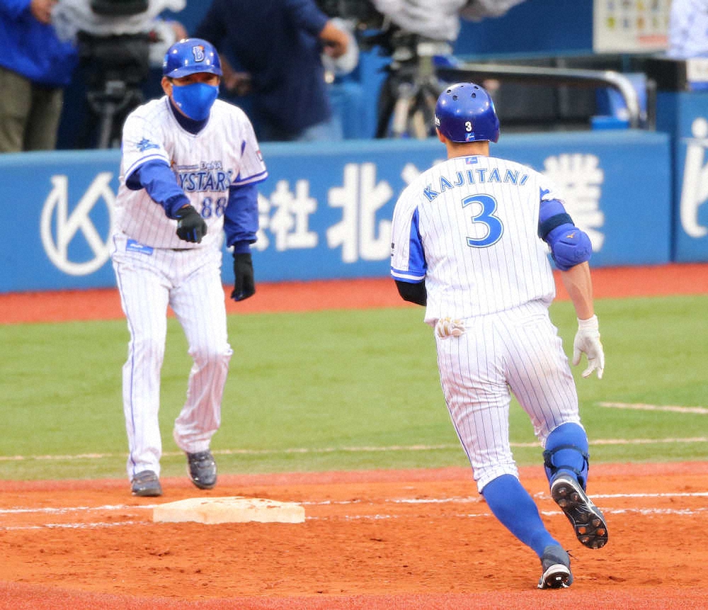 【画像・写真】DeNA梶谷、逆転満塁弾含む2発6打点　ベース踏み忘れに「ちょっと焦りました」