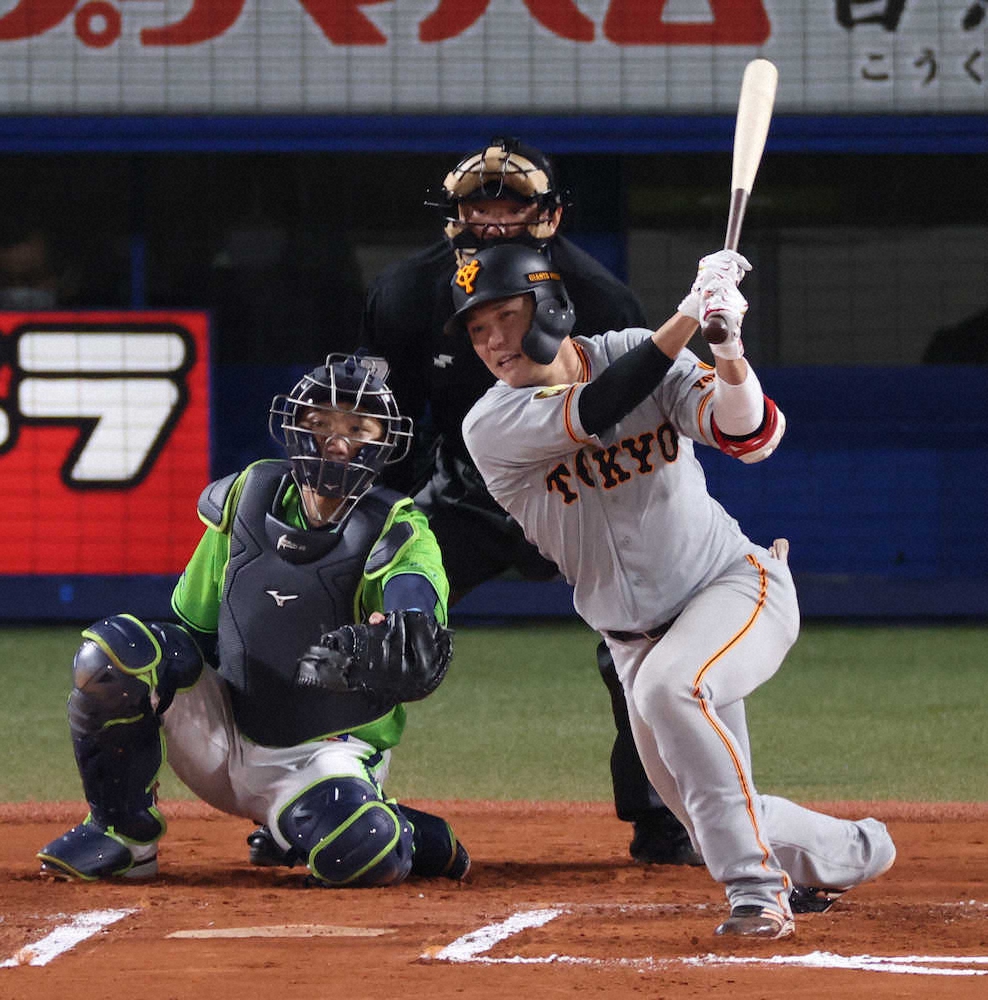 【画像・写真】巨人・坂本　貫禄のマルチ安打　2000安打まで残り18試合で17本