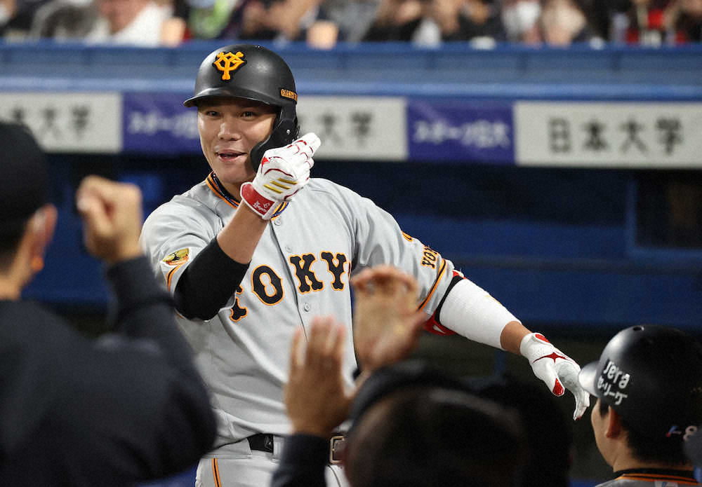 【画像・写真】巨人・坂本　“川上＆原超え”13年連続100安打、出場21試合ぶり一発は空砲も指揮官「見事です」