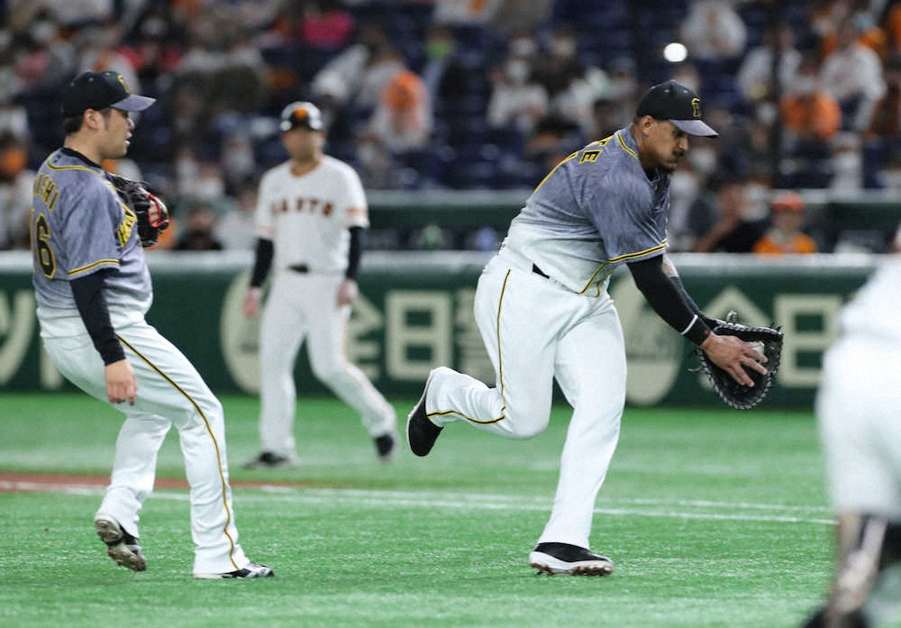 【画像・写真】阪神「79」と“優勝する”巨人「35」の差　11年ぶり1試合5失策に一塁手ワーストの4失策