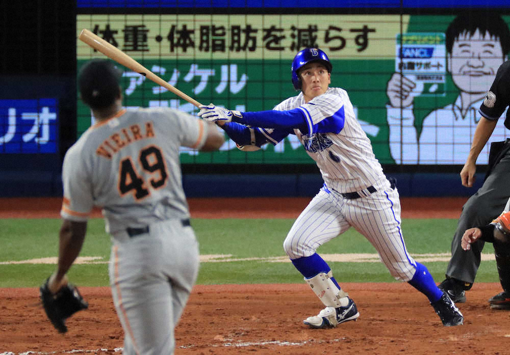 【画像・写真】DeNA　19年ドラ1・森　代打でプロ初打席二塁打「うれしかった」　初打席初安打は17年細川以来