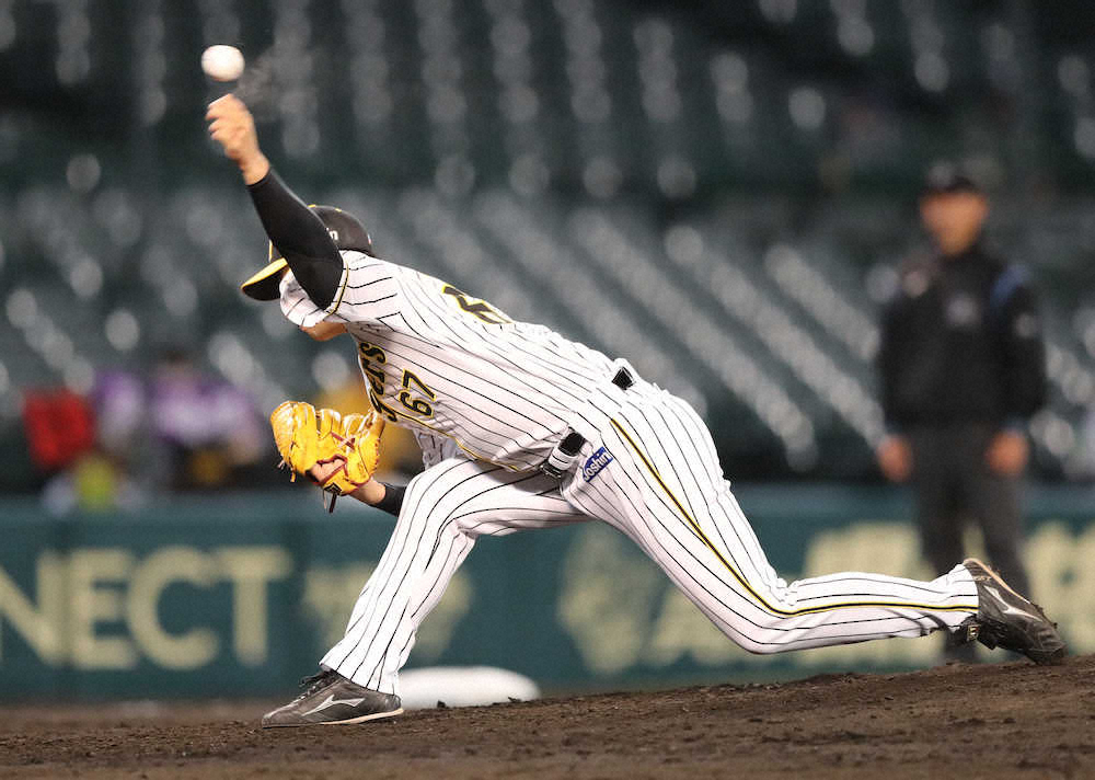 【画像・写真】阪神・岩崎　自己最長の16戦連続無失点　癒しは水中で待つ“家族”の存在