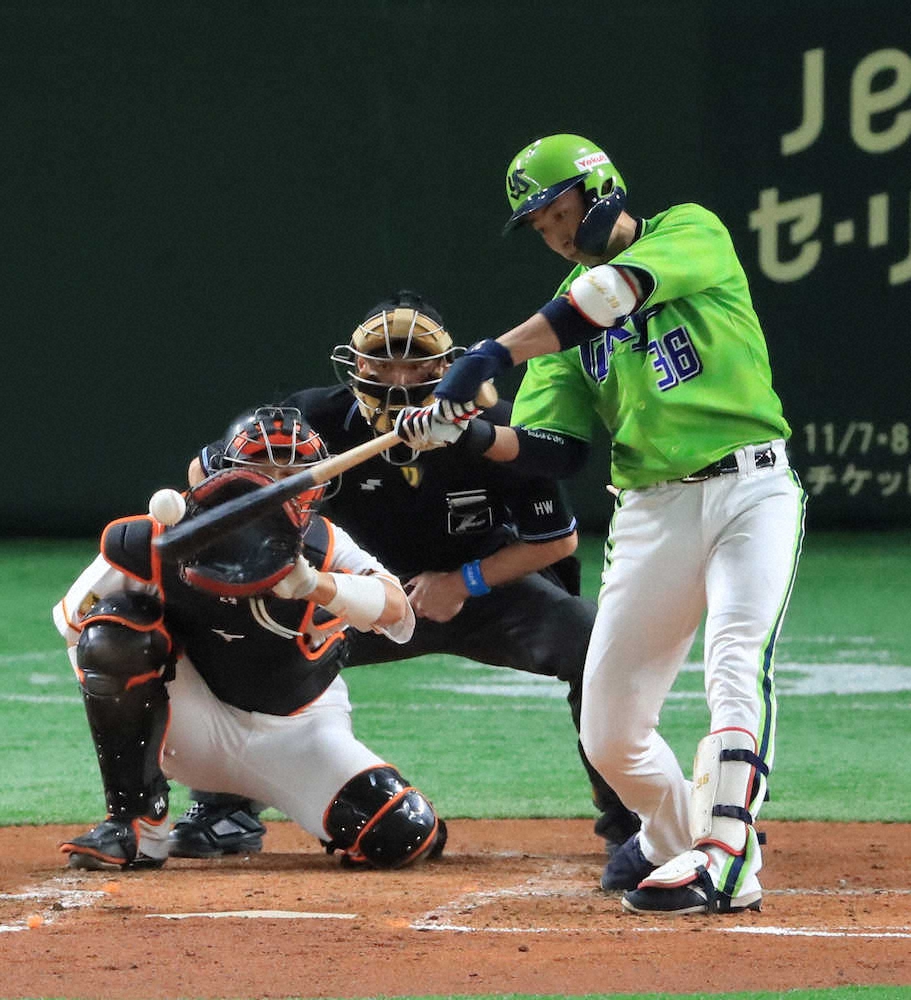 【画像・写真】ヤクルト・広岡が先制5号ソロ　マジック1の巨人に先制パンチ