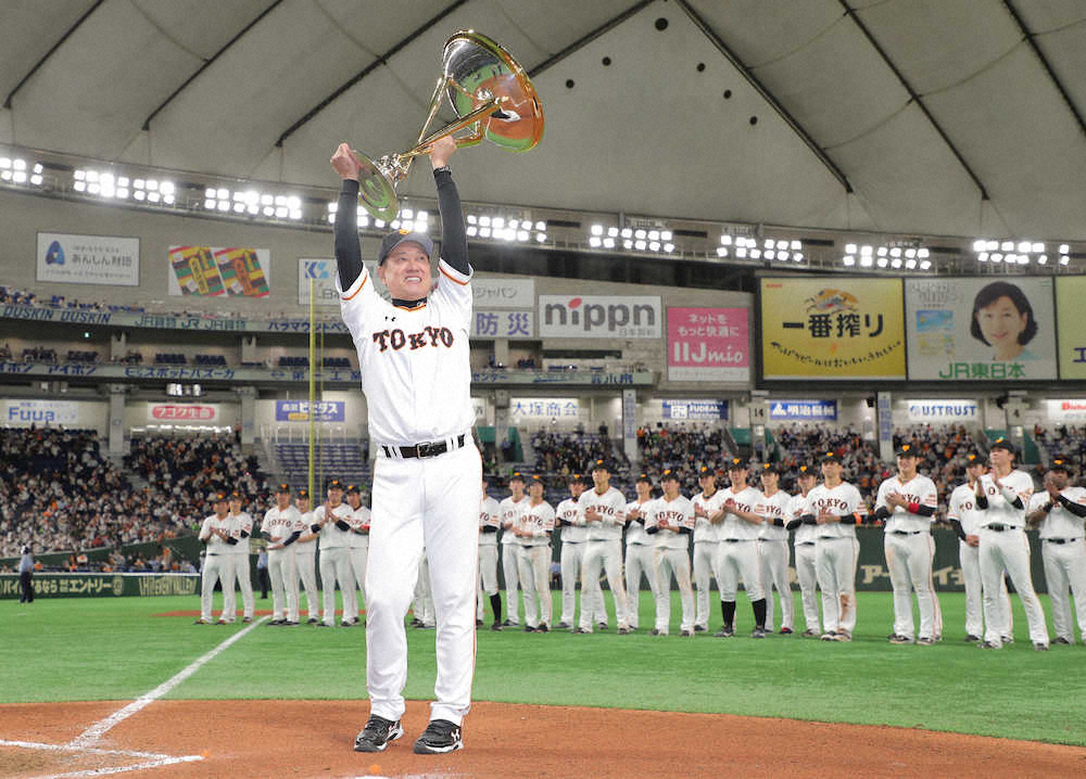 【画像・写真】原巨人特別な連覇！史上初ドローV　マスク＆手袋で“ソーシャルディスタンス胴上げ”