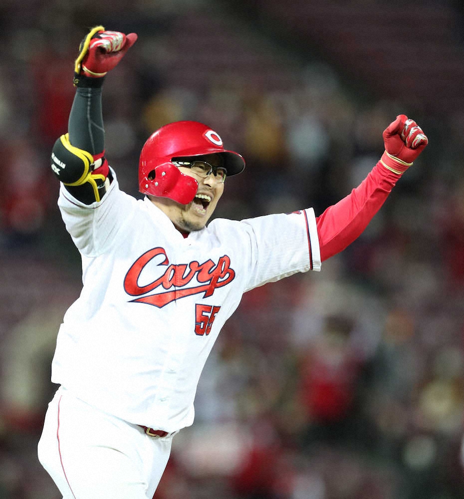 【画像・写真】“熱いぜ”広島・松山　サヨナラ打で7連勝　佐々岡監督「あきらめない姿勢、来季につながる」