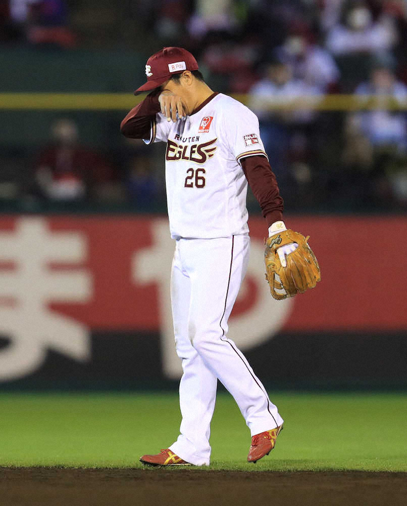 【画像・写真】楽天・渡辺直　引退試合で861日ぶり2安打！40歳ヘッスラVホーム　最後は堅守も