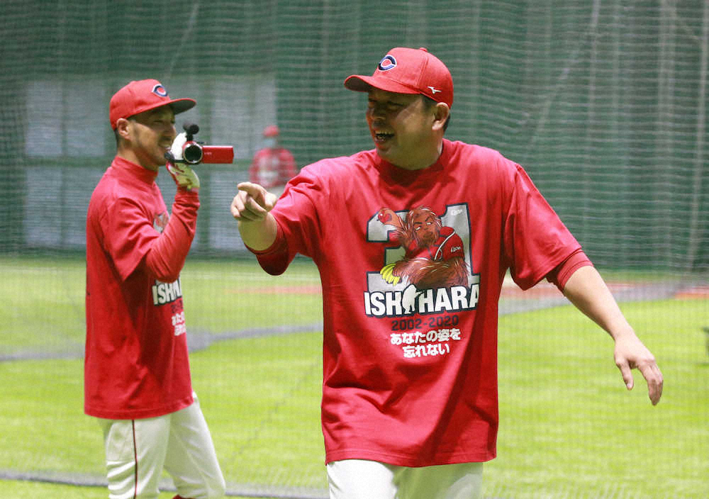 【画像・写真】広島・石原慶“引退試合”　歴代監督から惜別メッセージ&長女、次女の始球式で「開幕」