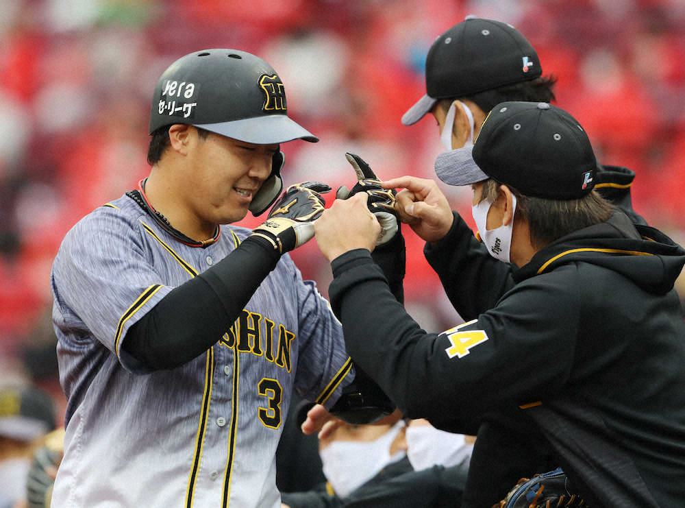 【画像・写真】阪神　17年以来の2位が確定　広島・石原慶の引退試合で“完勝”
