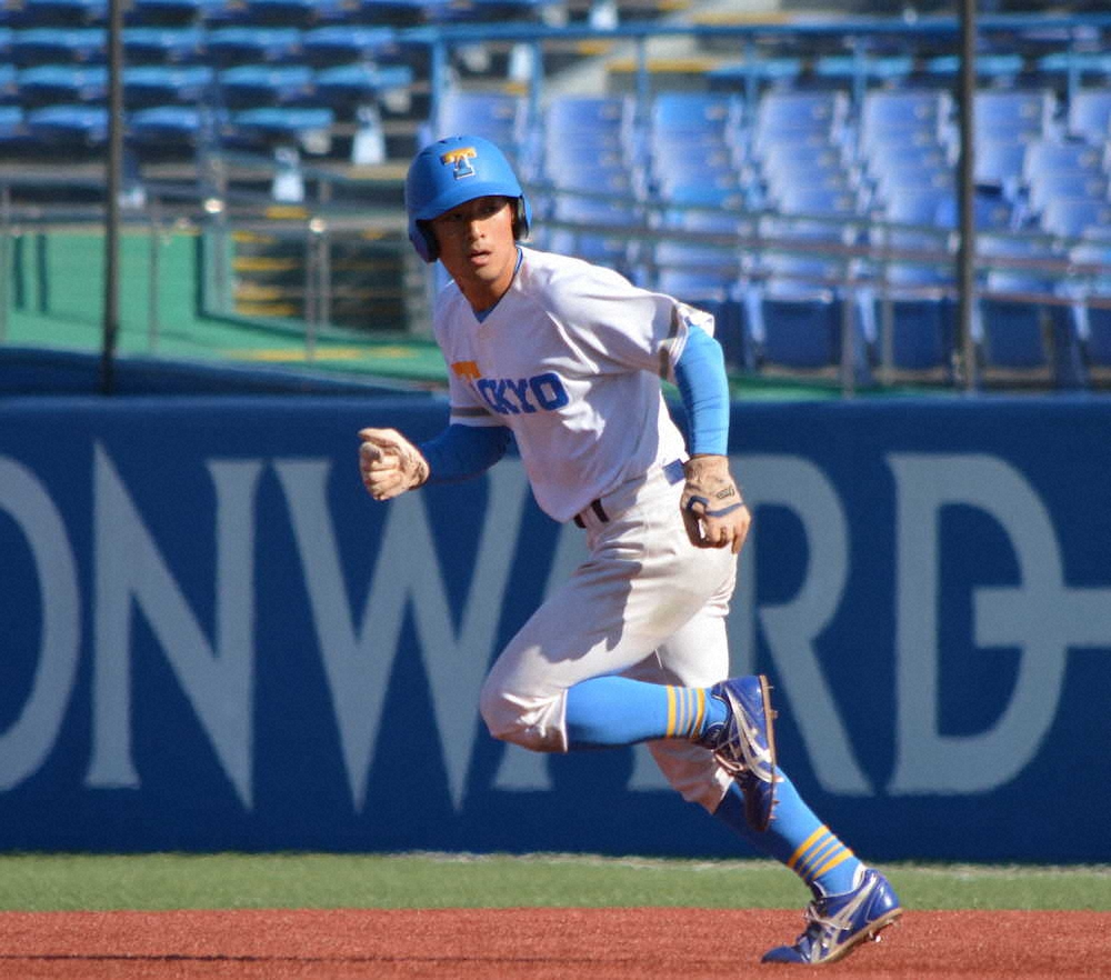 【画像・写真】東大・阿久津が2盗塁　アメフトから転部　50メートル6秒1の俊足