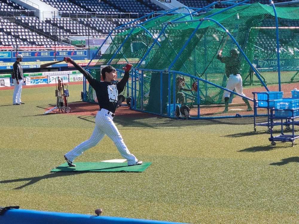 【画像・写真】ロッテ・井口監督　CSへ「我々はチャレンジャー」　バント練習などで汗