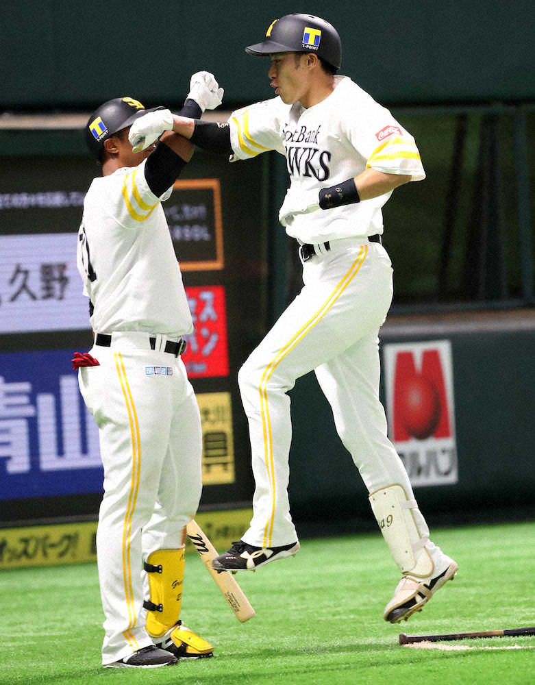【画像・写真】鷹キラーにも苦手意識なし！ソフトB柳田　CS2年連続の美馬攻略弾　工藤監督称賛「彼にしか打てない」