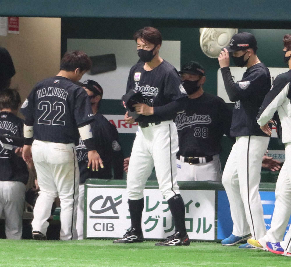 【画像・写真】ロッテ鳥谷　CS出場機会なし…来季去就は球団と話し合う「続ける可能性もあるし、辞める可能性もあるし」