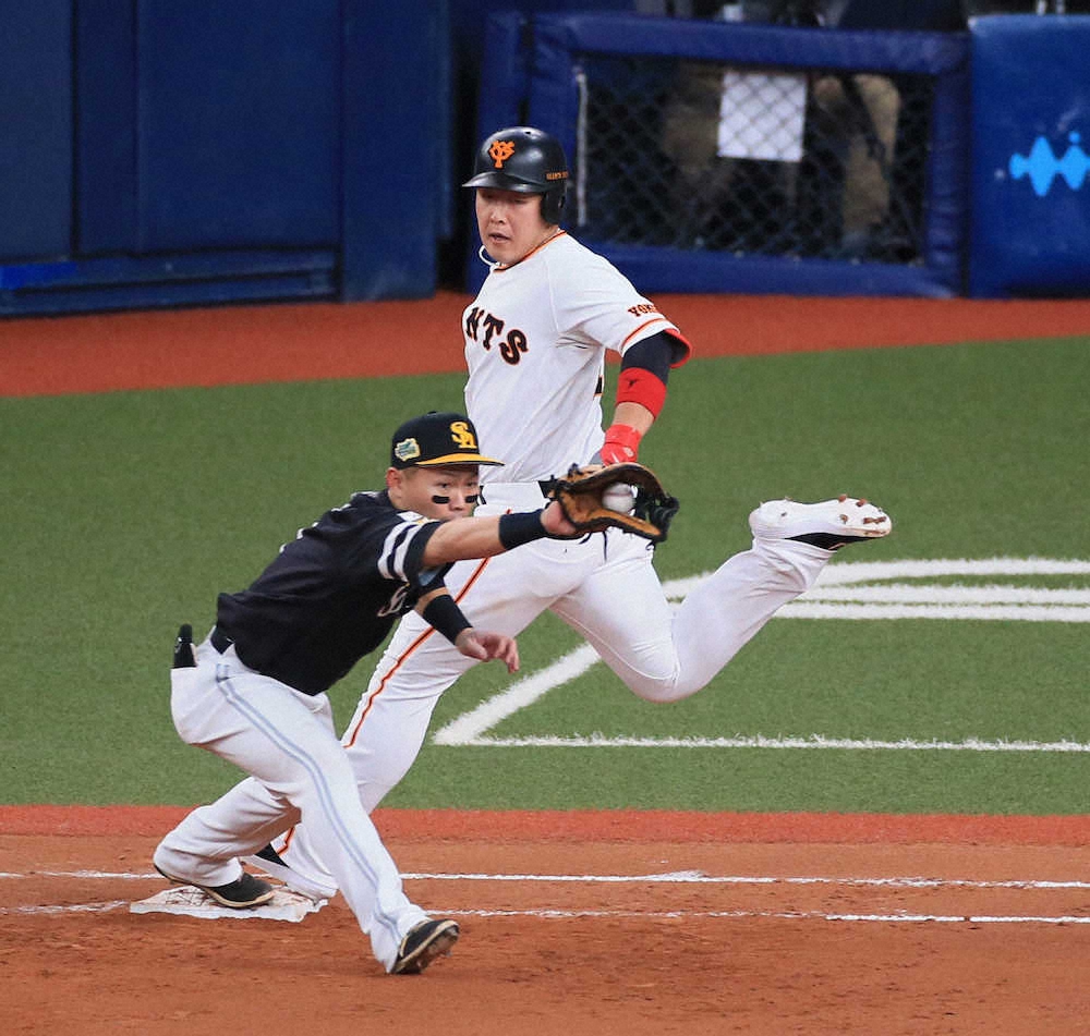 【画像・写真】巨人・岡本、待望の今シリーズ初安打！…と思ったらリクエストで無念の取り消し