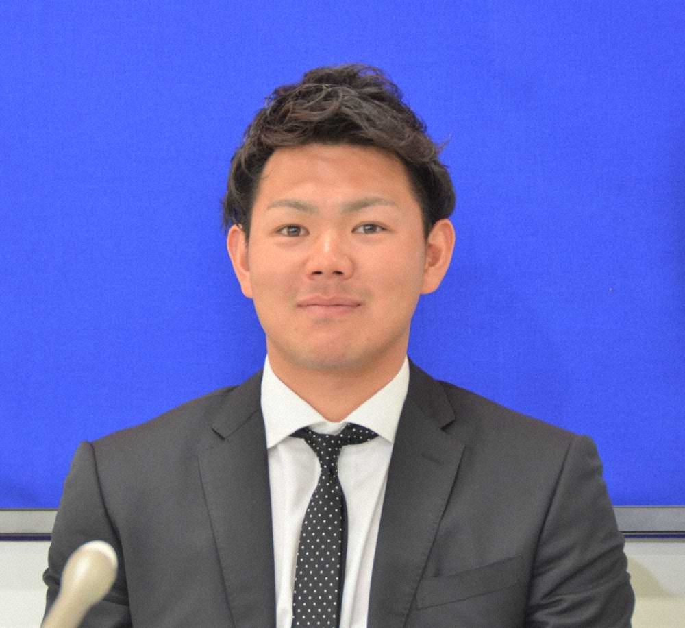 【画像・写真】「もう少し…」中日・高橋　2000万増に“渋々”サイン「優勝したら給料上げてくれる」
