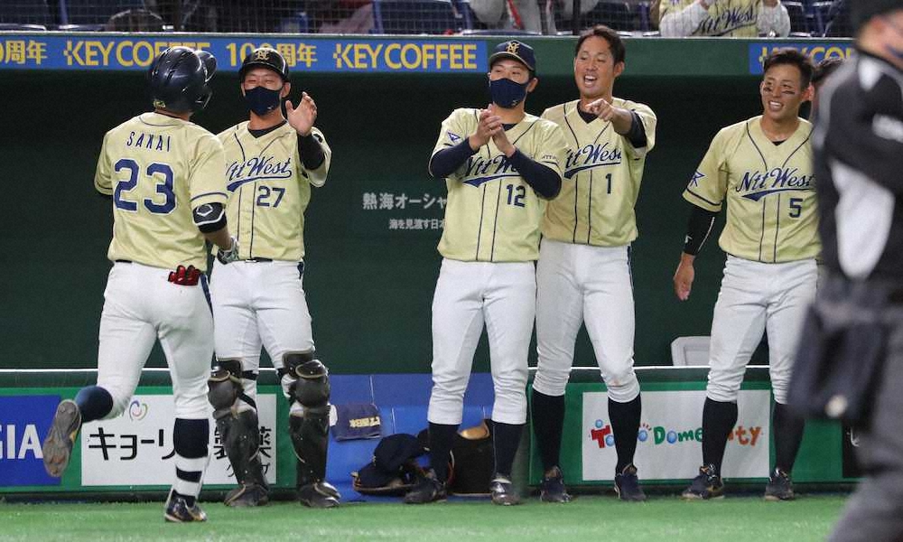 【画像・写真】NTT西日本8強進出、本塁打攻勢で逆転勝ち　ルーキー藤井が3安打3打点