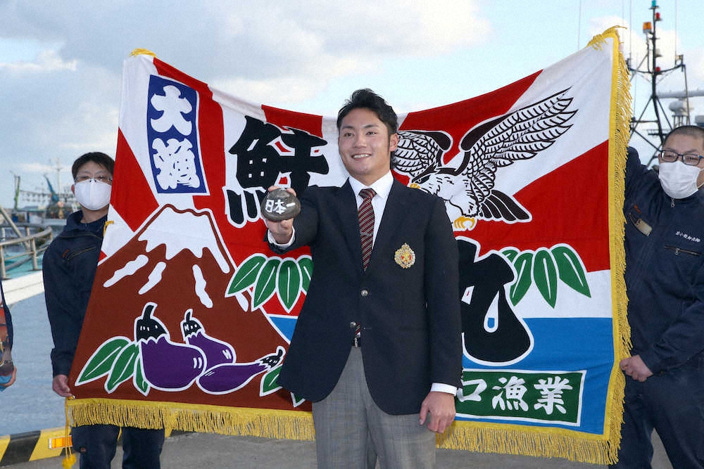 【画像・写真】日本ハム・ドラ1伊藤　超異例！漁港で入団交渉「日本を代表する投手に」