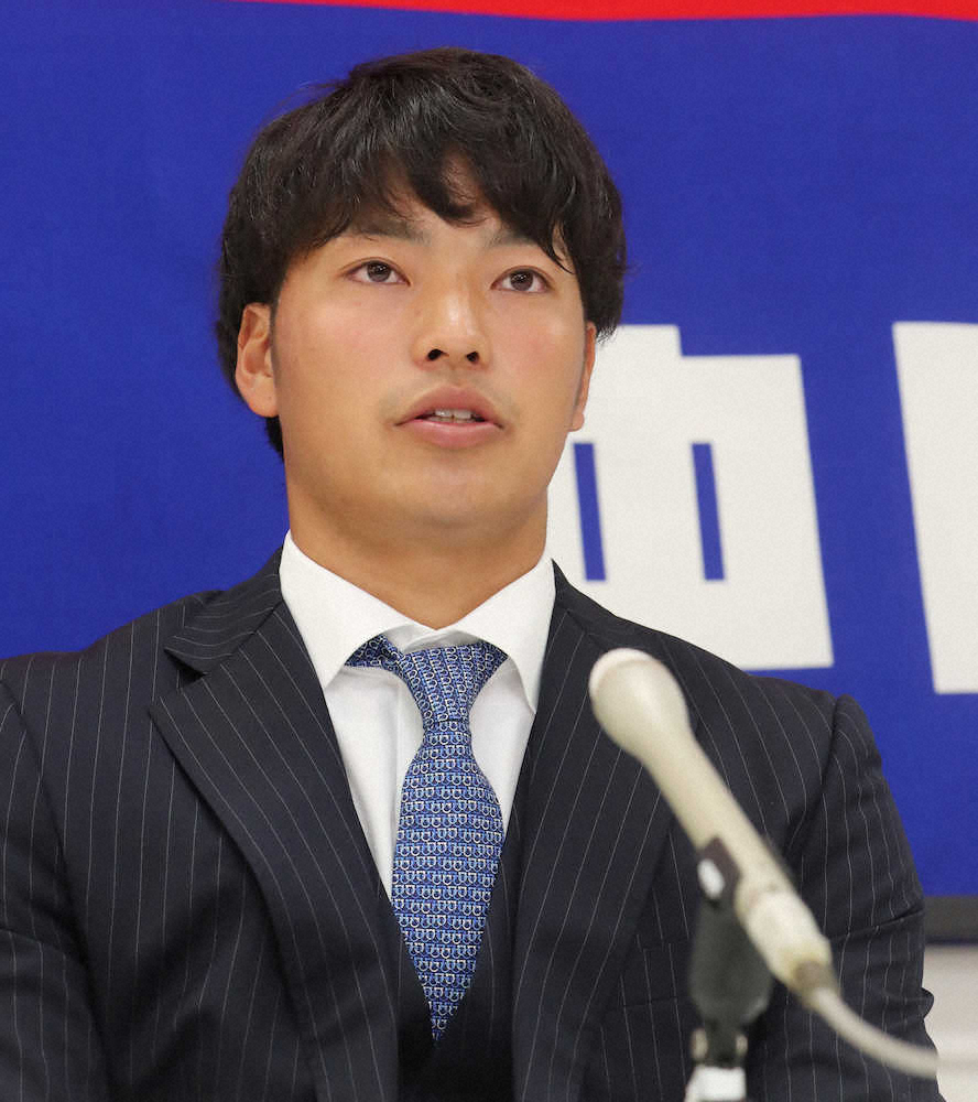 【画像・写真】プロ初HRの中日・石垣　140万円増で更改　来季は「2桁本塁打が目標」