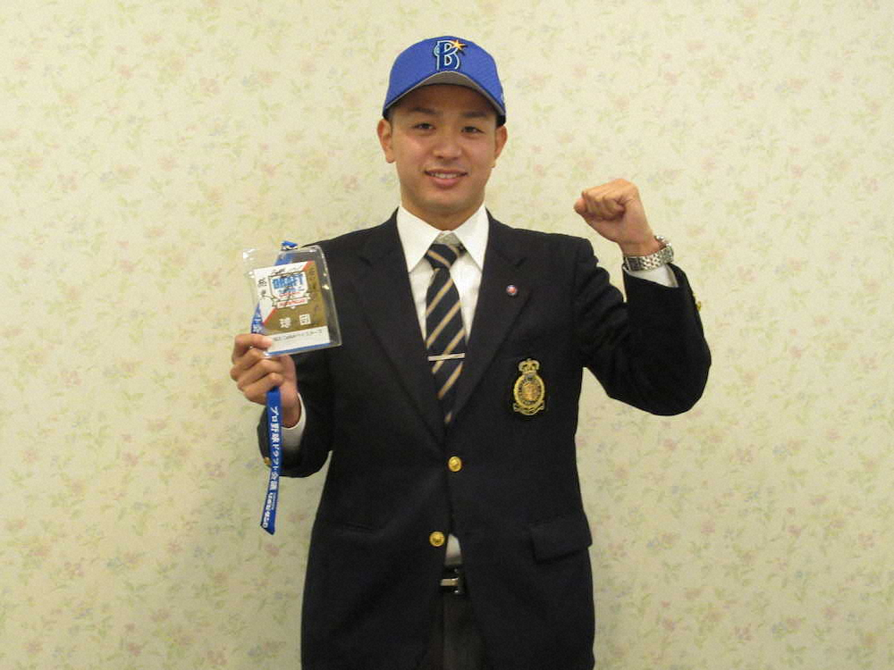 【画像・写真】DeNA・三浦新監督　育成1位・石川の“リーゼントに触りたい”に条件付き快諾「初勝利したら」