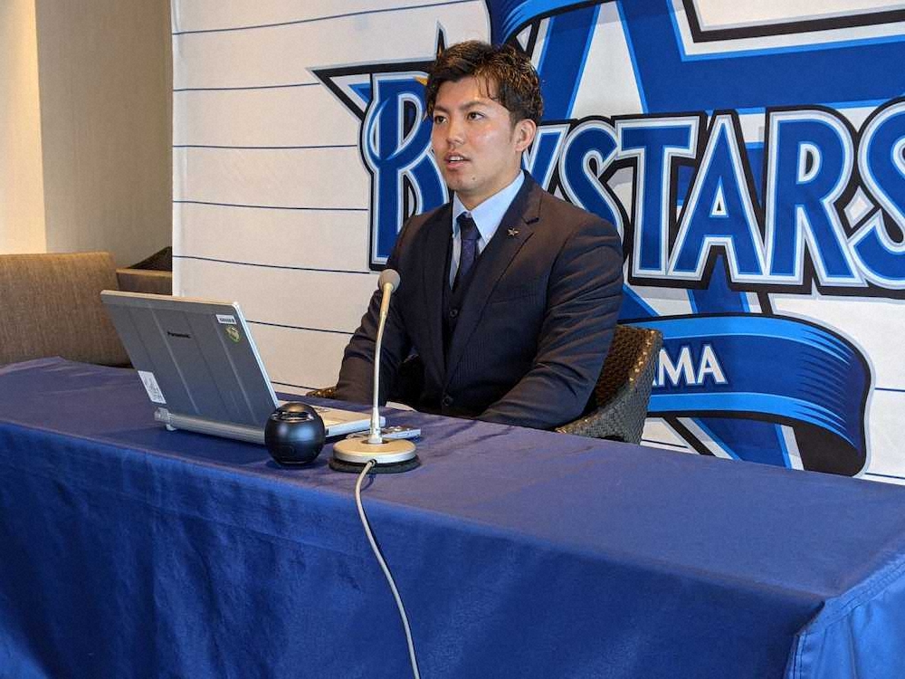 【画像・写真】DeNA東　減額制限ギリギリ24・5％減で更改　左肘手術のリハビリ順調　来年2月後半実戦復帰目指す